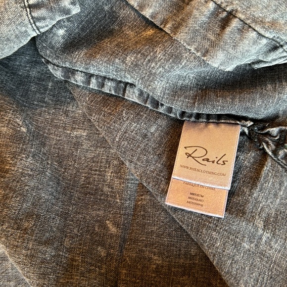 Rails “Ruthie” Ruffle Sleeve Tencel Denim Blouse – Black Acid Wash – Size M - Picture 14 of 15